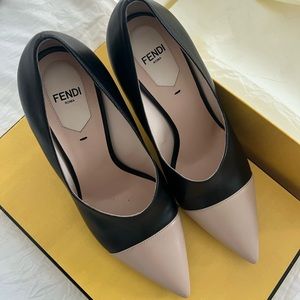 Fendi heels Nude/Black 37.5